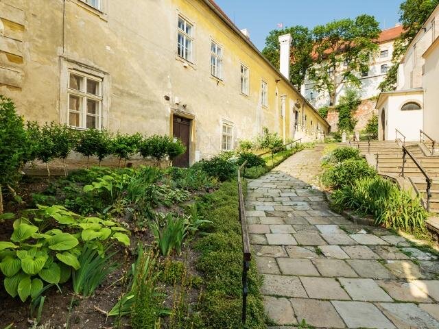 Farní zahrada u kostela sv. Václava v Mikulově | Foto: Okrašlovací spolek Mikulov | Všechna práva vyhrazena