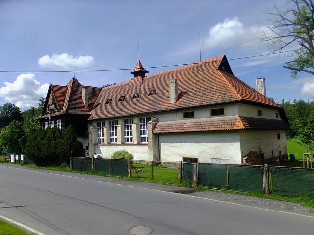 Sokolovna v Novém Kníně | Foto: Miloš Hlávka – Wikimedia Commons  | Licence: CC-BY-SA 4.0
