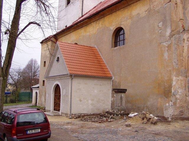 Kostel sv. Bartoloměje – replika zbourané předsíně | © Město Žandov