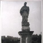 Historická fotografie sochy sv. Jana Nepomuckého | Foto: Archiv Gymnázia Mimoň | Licence: Všechna práva vyhrazena