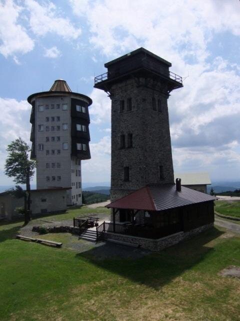 Kurzova rozhledna (vpravo)| Foto: KČT Domažlice | Licence: Všechna práva vyhrazena
