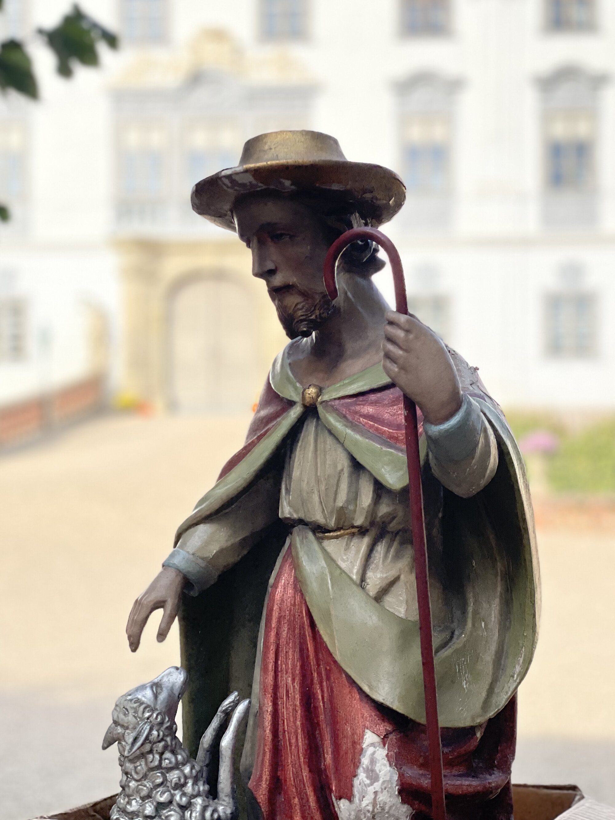Socha dobrého pastýře před restaurováním | © Andrea Štrofová