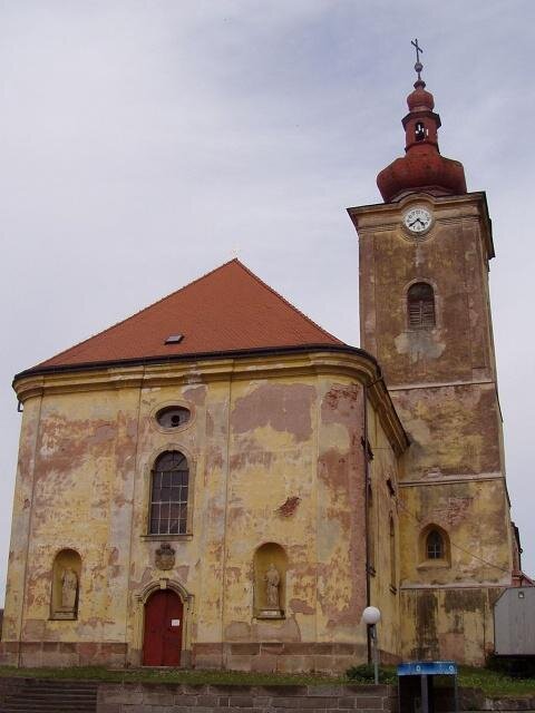 Kostel Nejsvětější Trojice v Pilníkově | Foto: Addvisor – Wikimedia Commons | Licence: CC-BY-SA 4.0