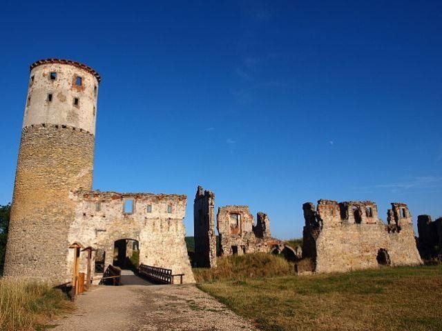 Hrad Zvířetice u Bakova nad Jizerou | Foto: VitVit – Wikimedia Commons | Licence: CC-BY-SA 4.0