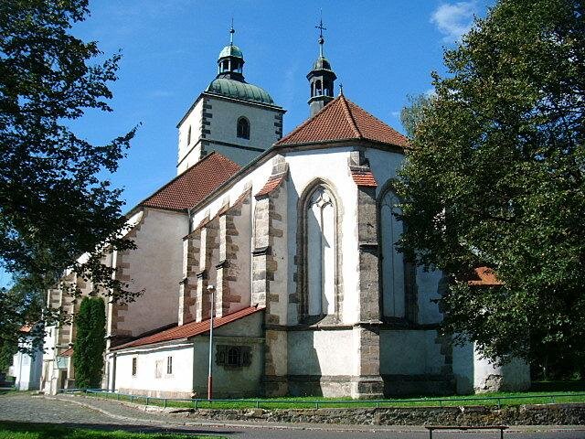 Kostel Narození Panny Marie v Benešově nad Ploučnicí | Foto: Hana Matulová – Wikimedia Commons | Licence: CC-BY-SA 3.0
