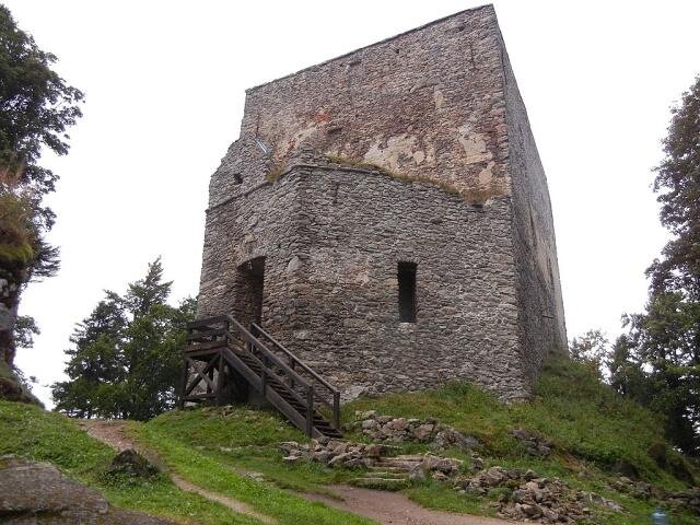 Vítkův hrádek – zřícenina v osadě Svatý Tomáš | Foto: Spalletti – Wikimedia Commons | Licence: CC-BY-SA 3.0