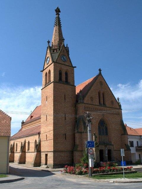 Kostel sv. Jana Křtitele v Uherčicích | Foto: Rob Man - Picasa | Licence: Uveďte autora - Zachovejte licenci 3.0 Česko