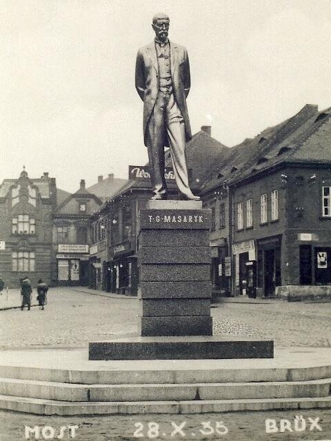 Původní socha T. G. Masaryka ve starém Mostě | Foto: Statutární město Most | Licence: Všechna práva vyhrazena