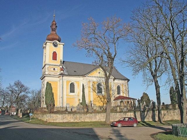 Kostel Nanebevzetí Panny Marie v Chroustově | Foto: Prazak – Wikimedia Commons  | Licence: CC-BY-SA 3.0