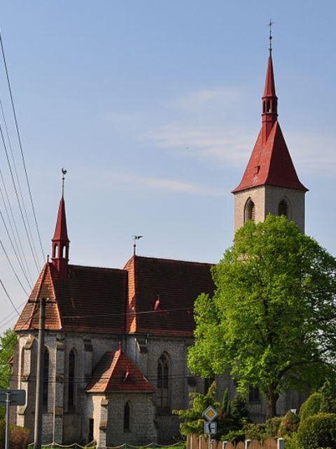 Kostel Nejsvětější Trojice v Mešně | Foto: Jirka Dl – Wikimedia Commons | Licence: CC-BY-SA 3.0