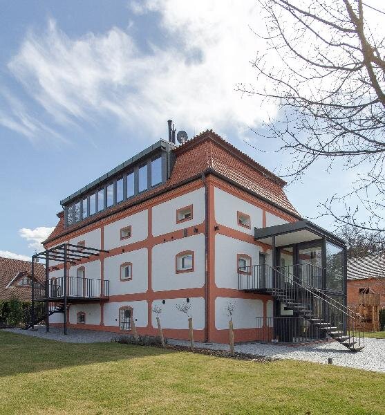 Praha-Koloděje, bývalý zámecký špýchar – realizovaný projekt adaptace k rodinnému rezidenčnímu bydlení, exteriér | Foto: Rostislav Zapletal | Licence: Všechna práva vyhrazena