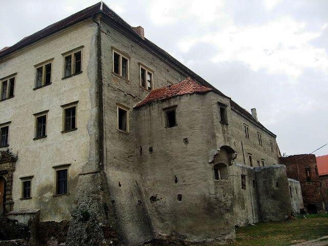 Hrad a zámek Dolní Kounice | Foto: Dezidor - Wikimedia Commons | Licence: CC-BY-SA 3.0