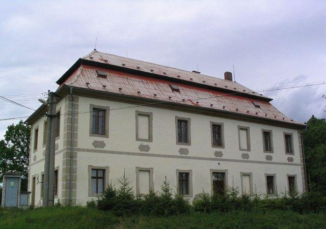 Maníkovice, lovecký zámeček | Autor: Centipede - Wikimedia Commons | Licence: Uveďte autora 3.0 Česko