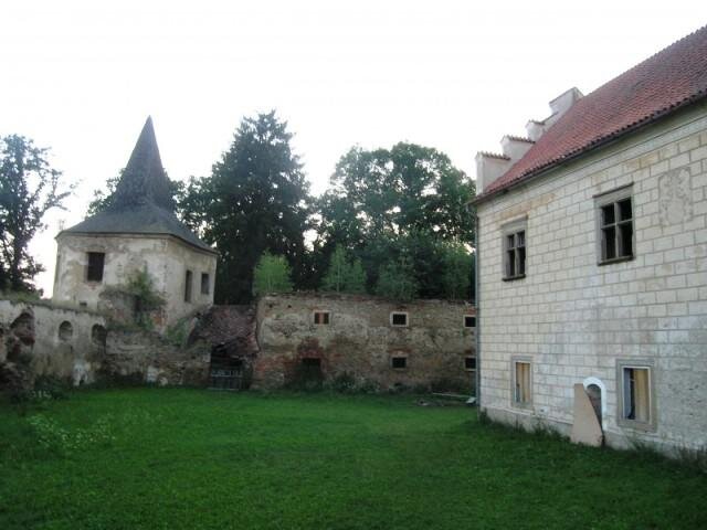 Zámek Červená Řečice | Spolek na záchranu památek červenořečických | Všechna práva vyhrazena
