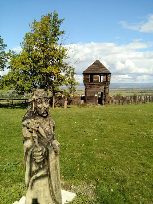 Vrch Rubín s dřevěnou vyhlídkovou věží  | © Vojtěch Peksa