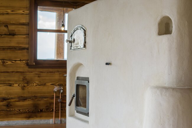 Těžká kamna s troubou a velkým ležením | © Archiv Jana Křivonožky