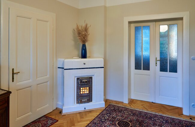 Rekonstrukce prvorepublikových kachlových kamen v Brně | © Kamnářství Jíra s.r.o. 