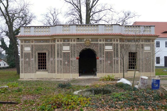 Zásmuky u Prahy, umělá grotta v zámecké zahradě – stavební obnova umělé jeskynní grotty | © Archiv Štěpánek spol. s r. o.