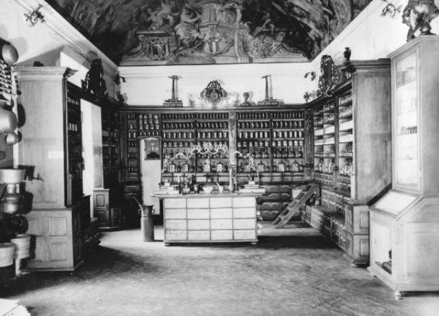 Barokní lékárna Alžbětinek, Brno | Hrozek Vladimír - restaurátor | Všechna práva vyhrazena