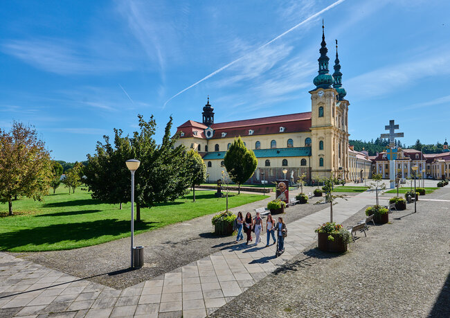 Velehrad, bazilika Nanebevzetí Panny Marie s klášterem | © Archiv Matice velehradské z. s.