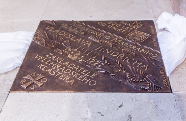 Velehrad, pamětní dlaždice na zakladatele kláštera | © Archiv Matice velehradské z. s.