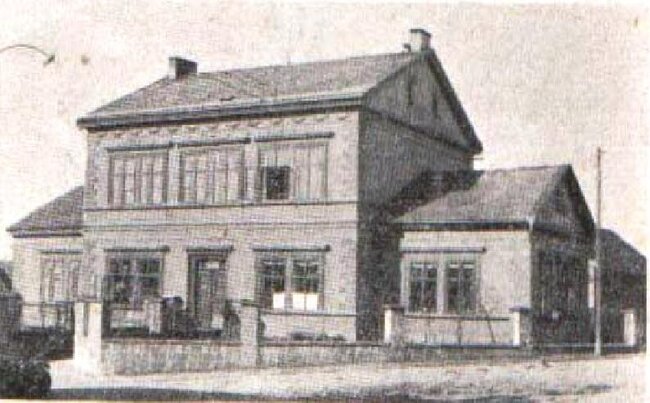 Vykáň - škola - fotografie z roku 1931