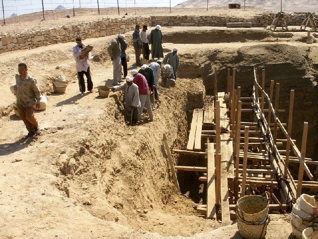 Archeologický výzkum  Českého egyptologického ústavu | Ing. Michael Balík, CSc. – odvlhčování zdiva | Všechna práva vyhrazena