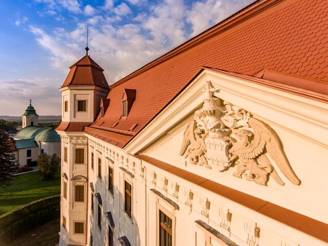 Zámek Holešov – detail | RAPOS, spol. s r.o. | Všechna práva vyhrazena