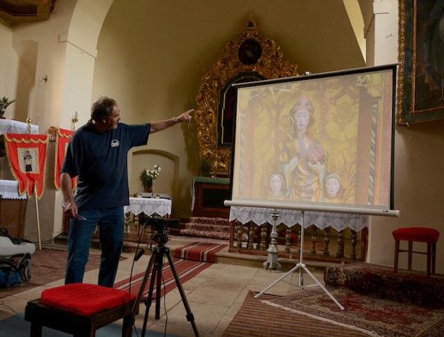 Přednáška profesora Jana Royta z Univerzity Karlovy v Praze o letařovském gotickém oltáři | Foto: Spolek Dubáci | Licence: Všechna práva vyhrazena