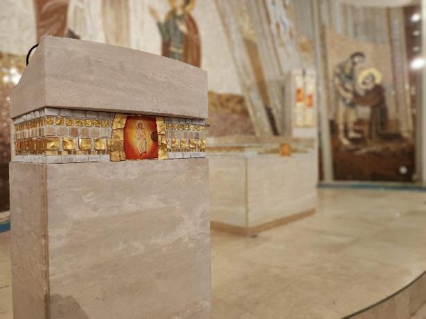 Slovensko, Tupá, kostel sv. Františka z Assisi – detail realizované výzdoby  | Foto: Jiří Šťasta | Licence: Všechna práva vyhrazena