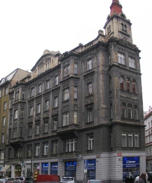 Fasáda Kaprova 13 Praha 1 před opravou | Stavoprosper s.r.o. | Všechna práva vyhrazena
