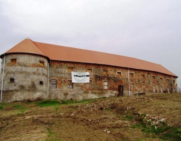 Dolní Kounice - hrad | OK PYRUS, s.r.o. | Všechna práva vyhrazena
