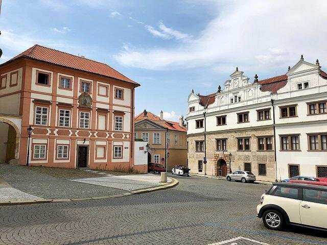 Praha, Hradčanské náměstí, Martinický palác – rekonstrukce střechy a krovů | FOTO: Warren LeMay | CC0