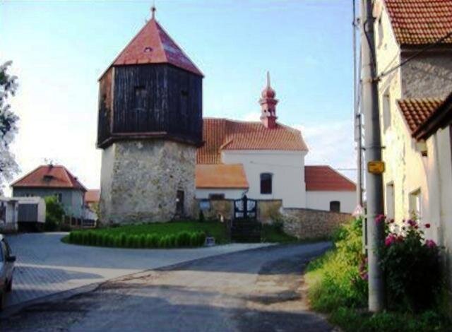 Polodřevěná zvonice Lounky | www.obecchodouny.cz | Všechna práva vyhrazena