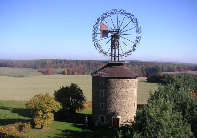 Větrný mlýn holandského typu v Ruprechtově s unikátní Halladayovou turbínou | Foto: Povětrník.cz | Všechna práva vyhrazena