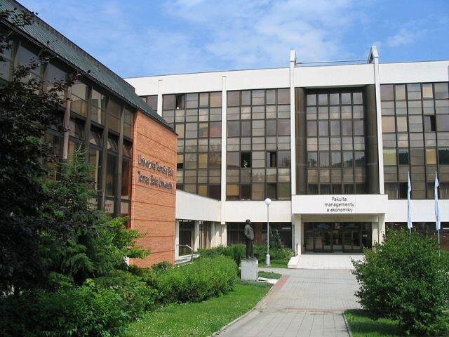 Zlín, Univerzita Tomáše Bati – statické zajištění | Foto: Xtina – Wikimedia Commons | CC-BY-SA 3.0