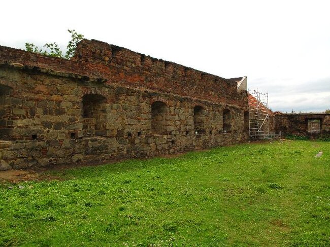 Jičín, hradby