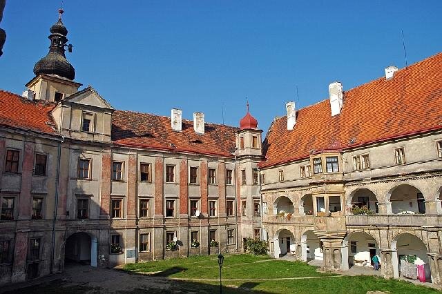 Bělá pod Bezdězem - zámek | Foto: Ing. arch. Jan Pešta | Licence: Všechna práva vyhrazena