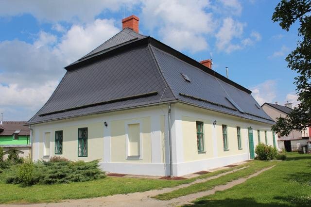 Měrotín, fara římskokatolické farnosti | ROOFS.CZ GROUP a.s. | Všechna práva vyhrazena