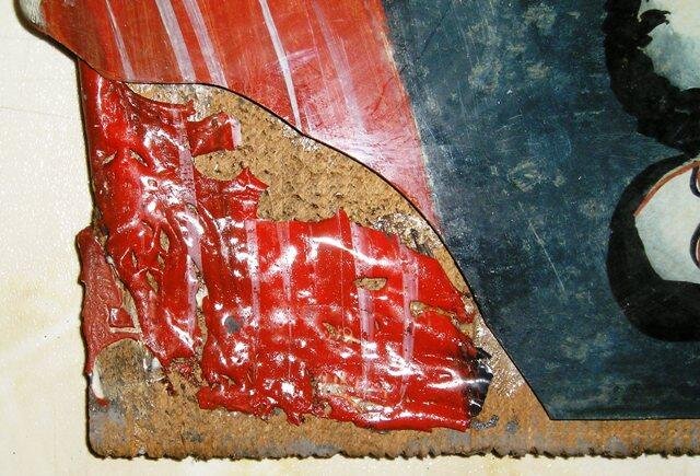 Podmalba na skle – Poslední večeře Páně. Restaurování podmalby – detail olejové barvy přilepené k dřevěné krycí podložce. | Foto: Mgr. Dana Modráčková | Licence: Všechna práva vyhrazena