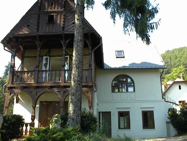 Rodinný dům Waldhauserova Černošice | Antikhaus, a.s. | Všechna práva vyhrazena
