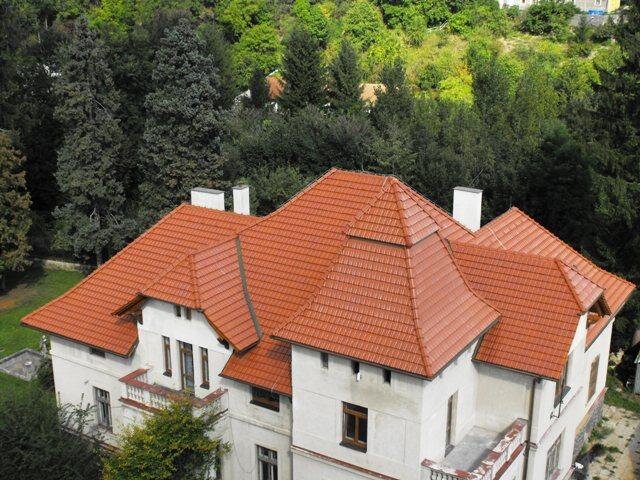 Vila Janderov | Střechy Chrudim | Všechna práva vyhrazena