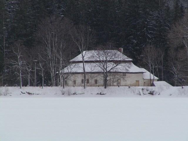 Olšina - rybářská bašta ze zamrzlého rybníka | OLŠINA, z.s. | Všechna práva vyhrazena