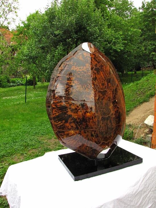 lampa - želví krunýř - povrch - šelaková politura 