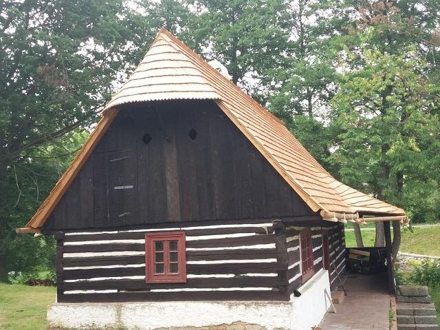 Výroba a pokládka šindele roubené chalupy | FOTO: Josef Čábelka | Všechna práva vyhrazena