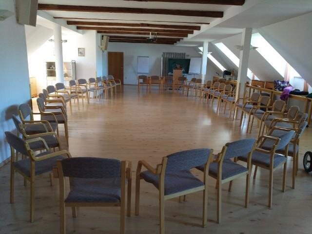 Aula – příklad možného uspořádání | Klášter Hejnice – vzdělávací, konferenční a poutní dům | Všechna práva vyhrazena