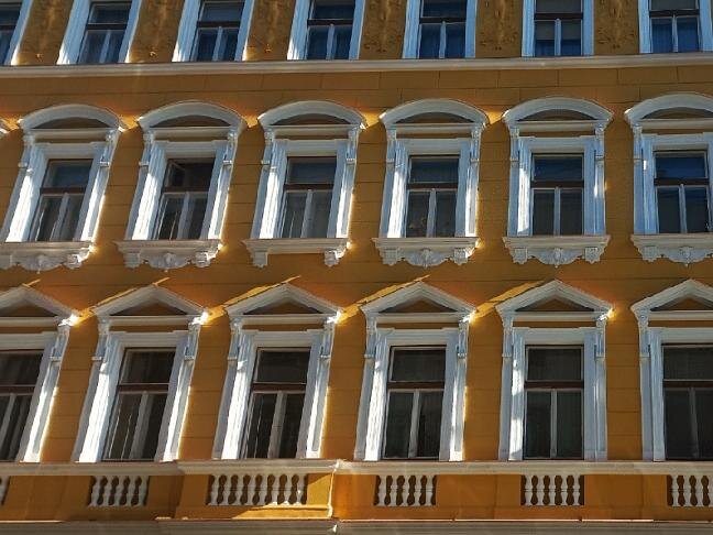 Praha, ulice Veverkova – oprava fasády | Foto: Jiří Klozar | Licence: Všechna práva vyhrazena