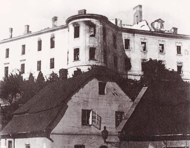 Zámek po požáru 1945 | Foto: Kuratorium zámku Bílovec z.s.| Licence: Všechna práva vyhrazena