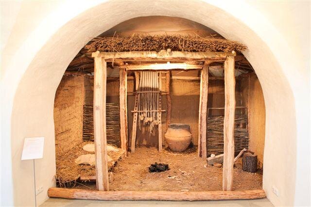 Muzeum města Dobrovice - pravěká chýše | Foto: Dobrovická muzea, o.p.s. | Licence: Všechna práva vyhrazena