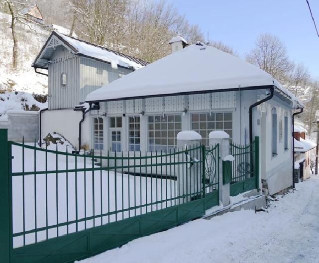Banská Štiavnica, Boženkinovská Vila | ĽanovéFarby.sk | Všechna práva vyhrazena